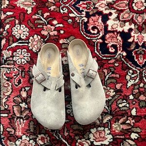 Birkenstock Boston Clogs in suede taupe, men’s size 44 (US size 11).